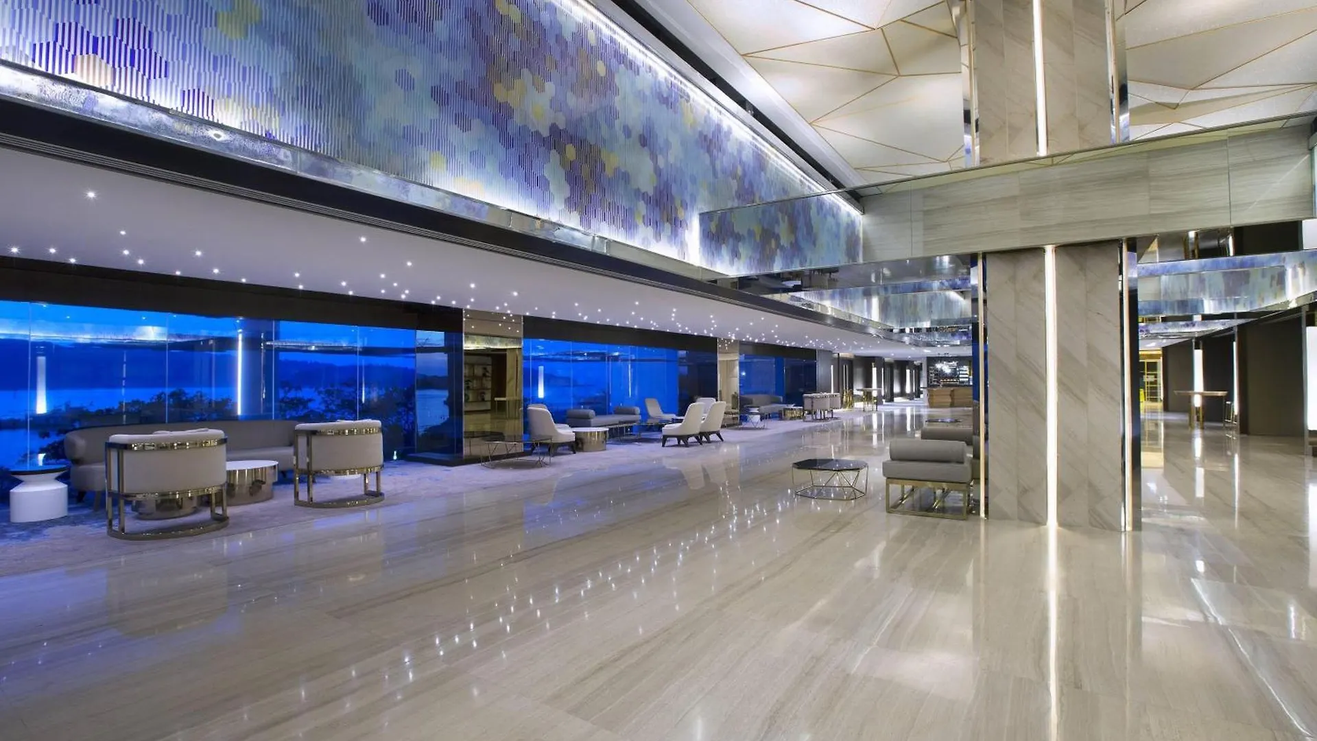 Le Meridien Kota Kinabalu 5*,  Malaysia