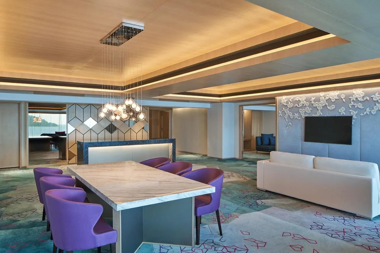 Le Meridien Kota Kinabalu 5*,  Malaysia