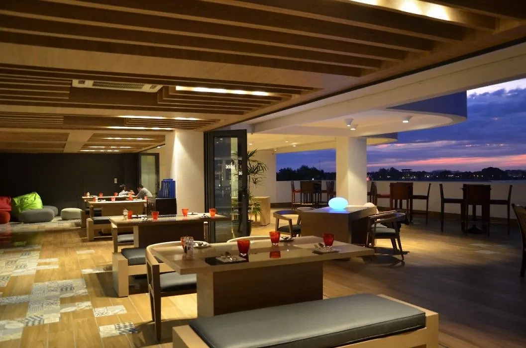 Hotel Le Meridien Kota Kinabalu